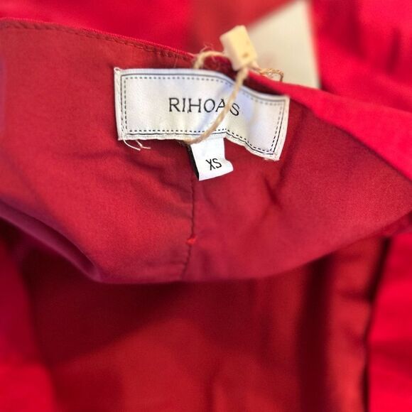 Red Sleeveless Women's Top NWT - Picture 5 of 5